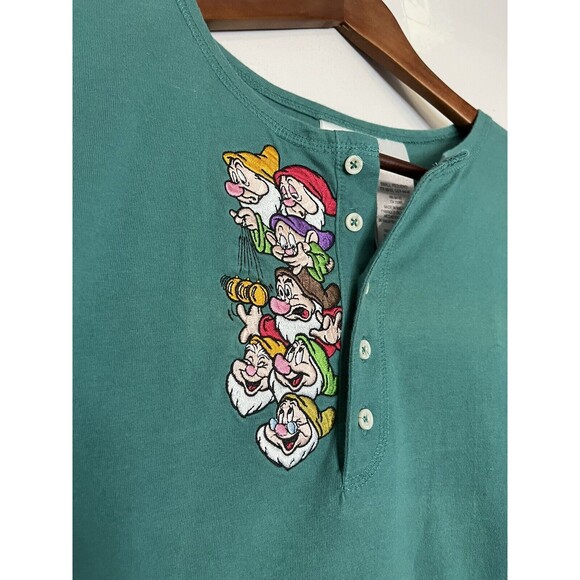 The Disney Store The Seven Dwarfs Team 1/4 Button Down Tee Unisex Small Flaw - Picture 4 of 9